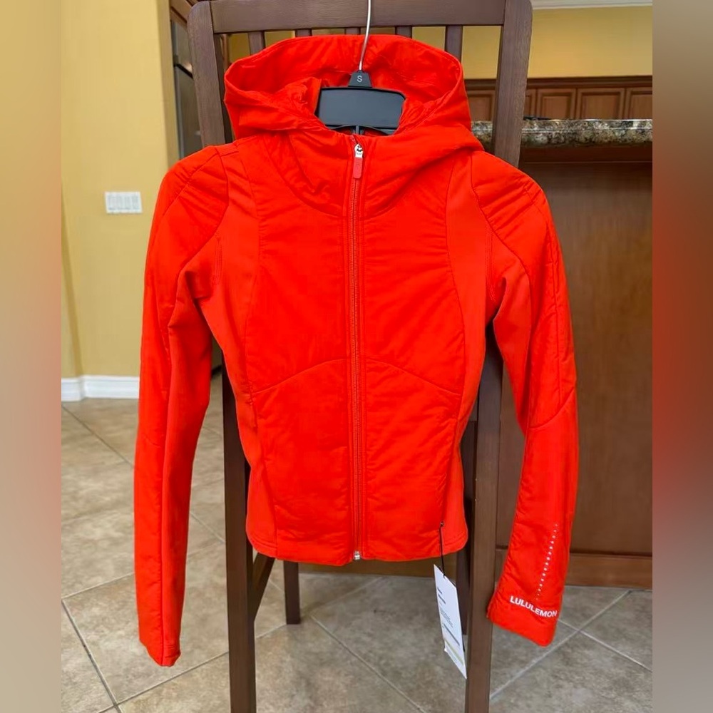 Brand New! Lululemon’s Women’s push your pace Jacket! Size 2